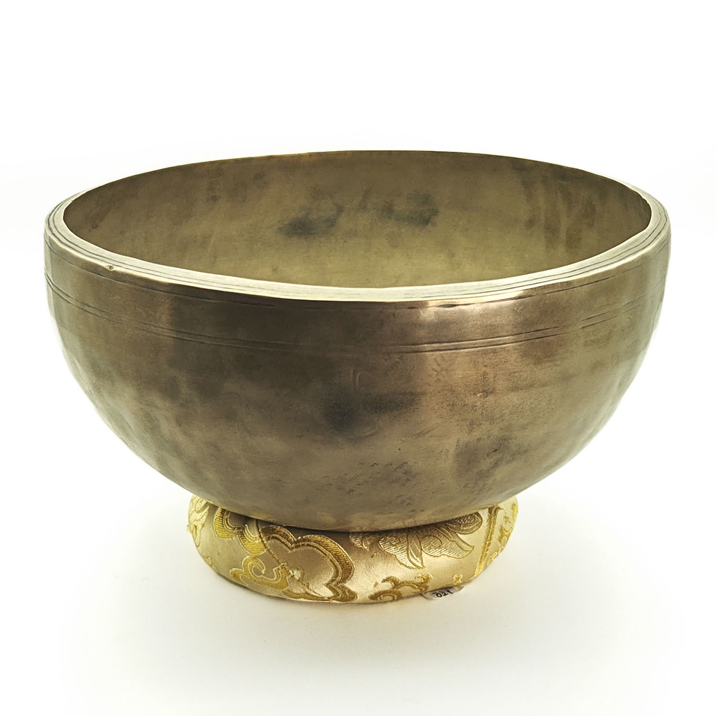[SGP-067] KASA Jhumka Hammered Singing Bowl - E3 (27 cm, 2.4 kg)