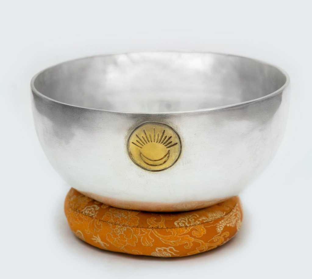 [NMS-122] Silver Newmoon Hammered Singing Bowl - A3 (20 cm, 1.2 kg)