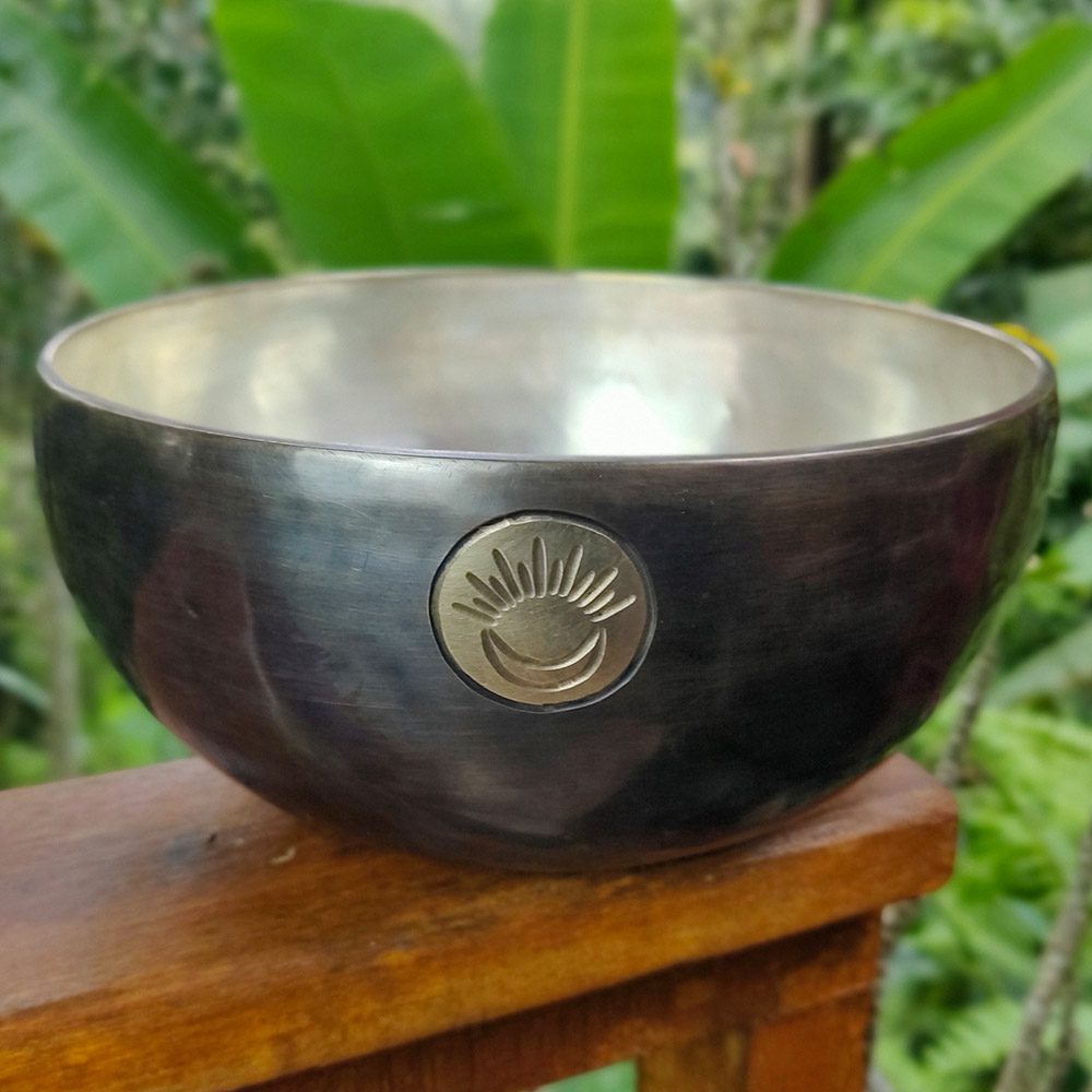 [NMH-139] Newmoon Hammered Singing Bowl - F3 (21 cm, 1.3 kg)