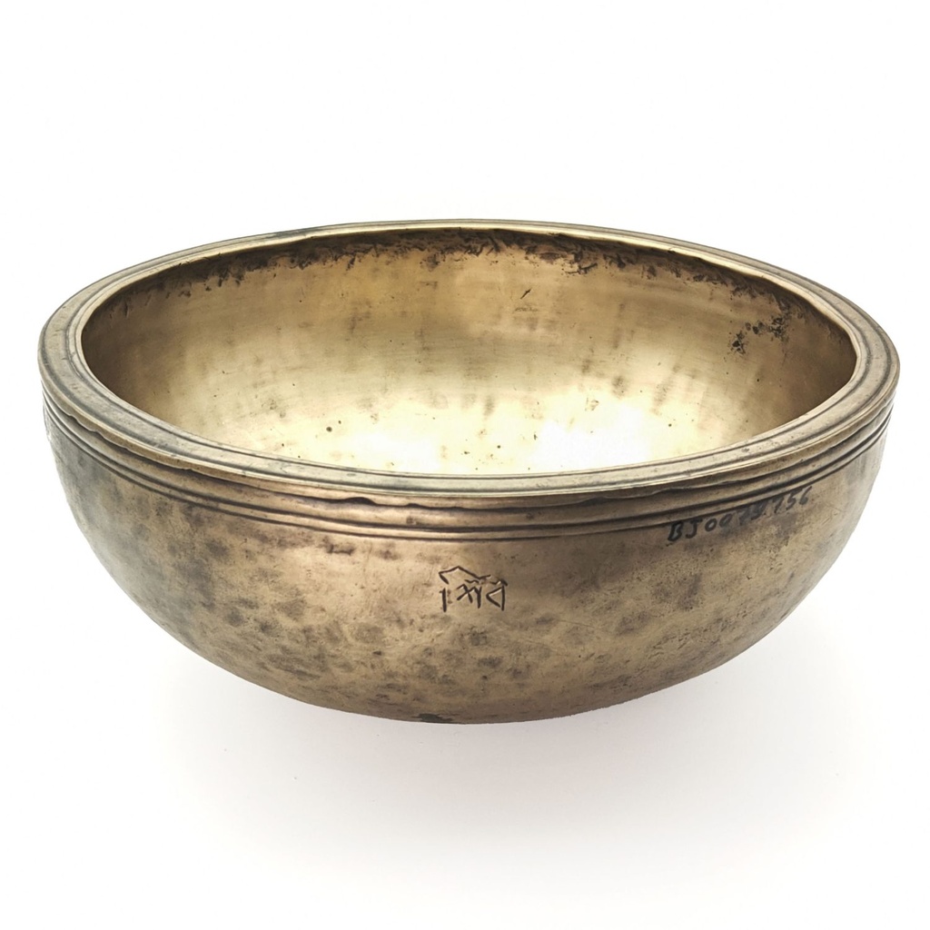 [ATQ-007] Antique 250-Years-Old Hammered Singing Bowl - B3 (28 cm, 2.1 kg)