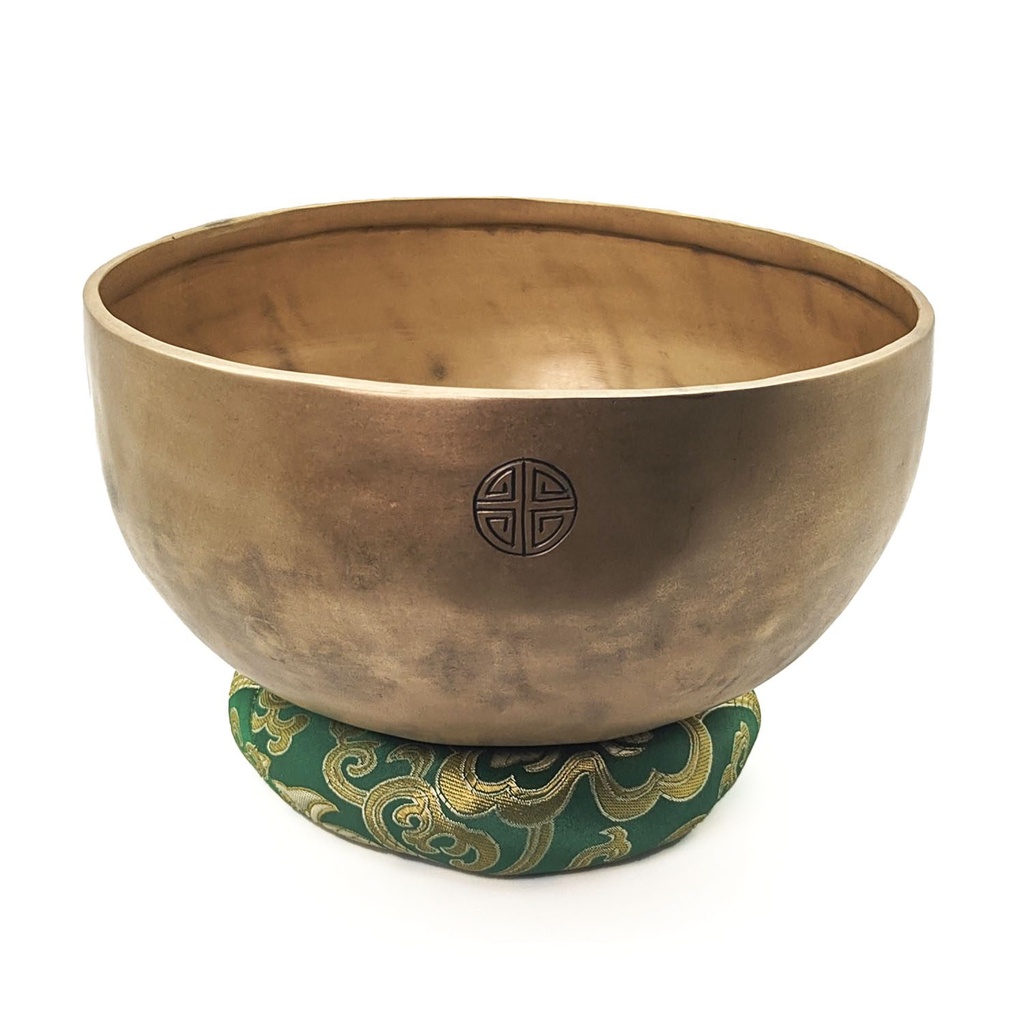 [FMS-012] Fullmoon Santa Hammered Singing Bowl - F3 (20 cm, 1.2 kg)