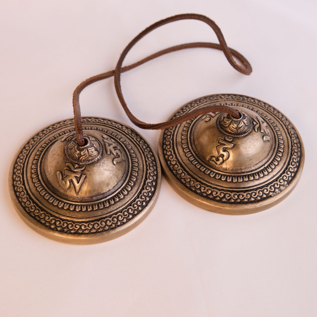 [TSH-032] Bronze Tingsha "Bell Three Symbols" (Karatals) (9 cm, 550 gr) (+ case)
