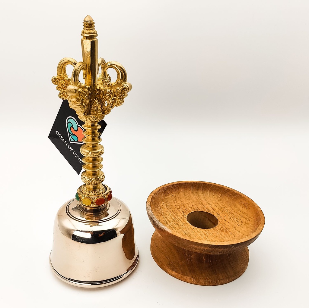 mui-094_genta_priest_bell_03