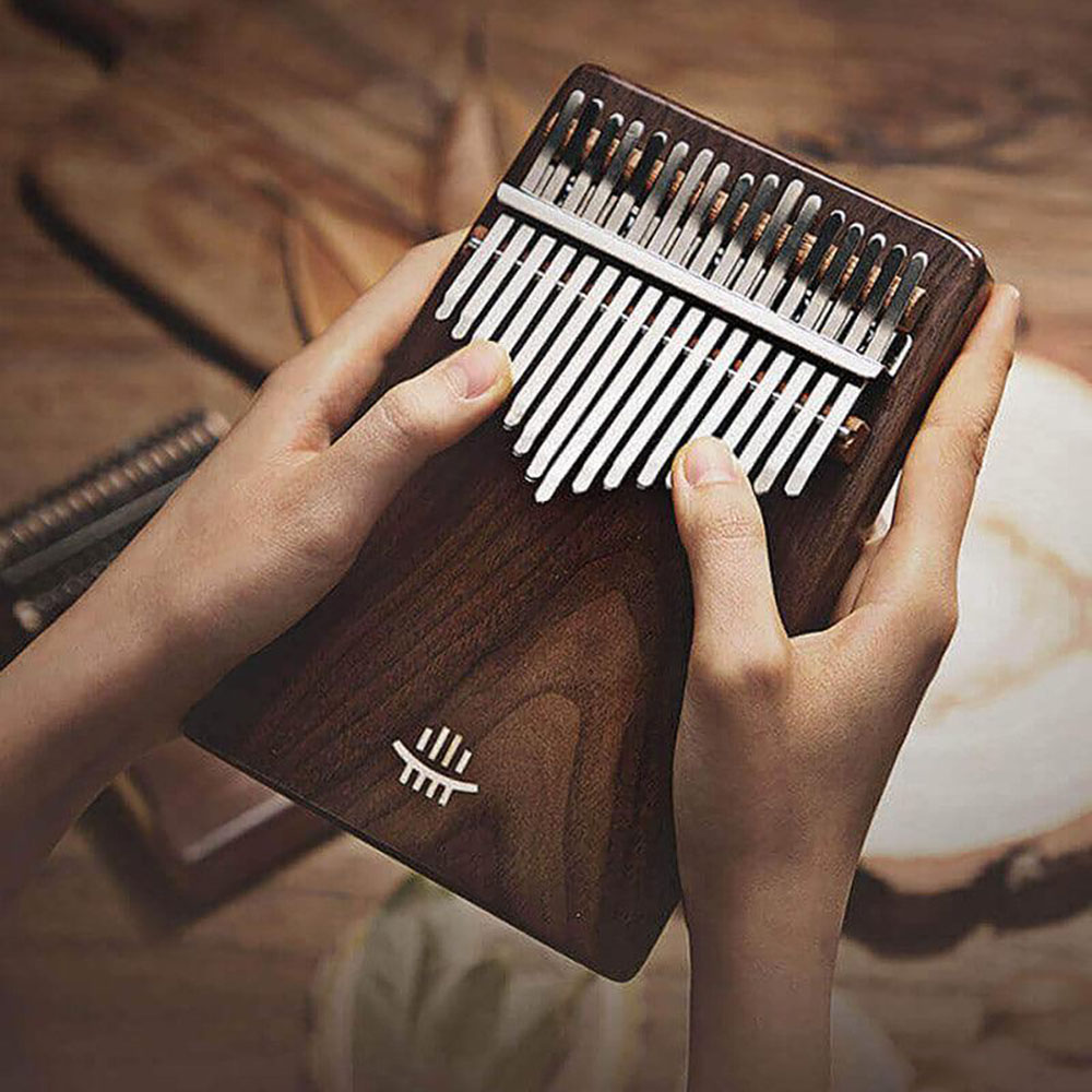 mui-294_hluru_kalimba_kx17_black_walnut_02